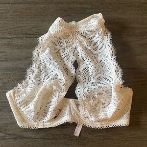 NWT Victoria’s Secret Lace Bra